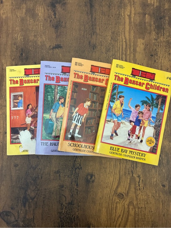 Scholastic Other - The Boxcar Children Vintage Chapter Books
